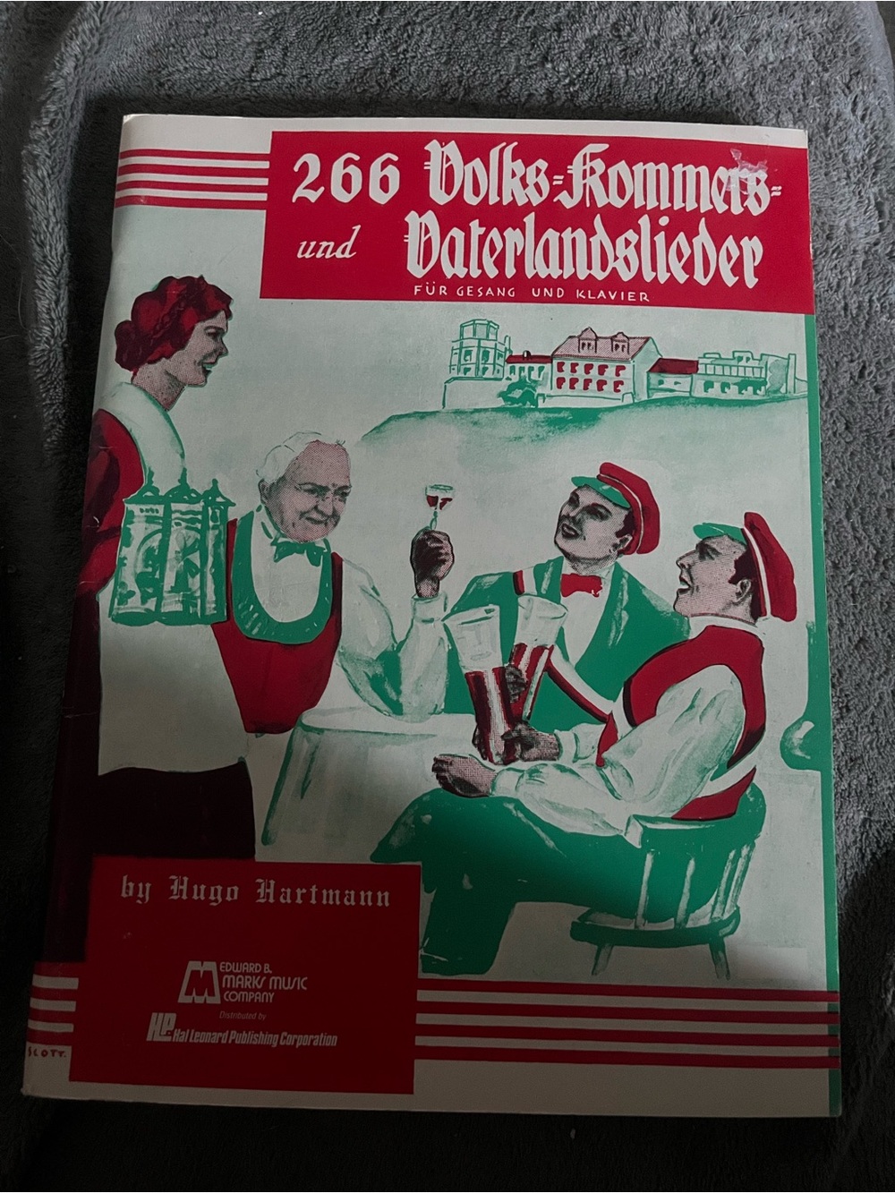 266 Volks-Kommmers und Vaterlandslieder Songbook - Red & Green Cover
